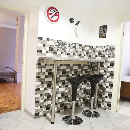 Monro - Heart Of Appartement